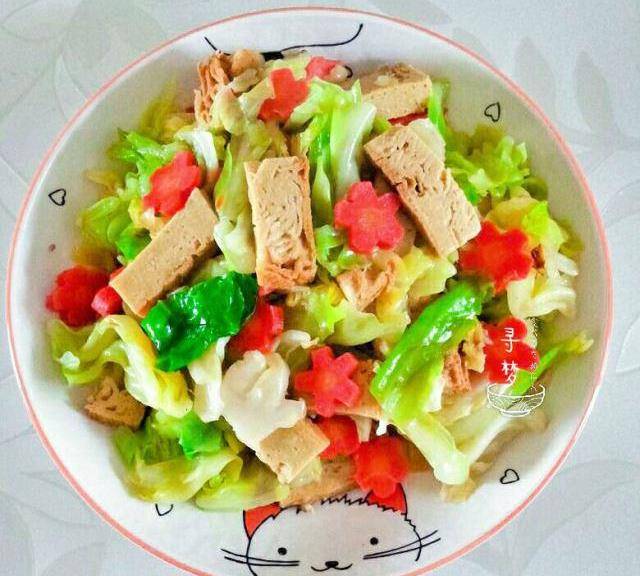 素鸡豆腐炒甘蓝by寻梦一zbdu素鸡豆腐炒甘蓝,甘蓝搭配素鸡豆腐,营养