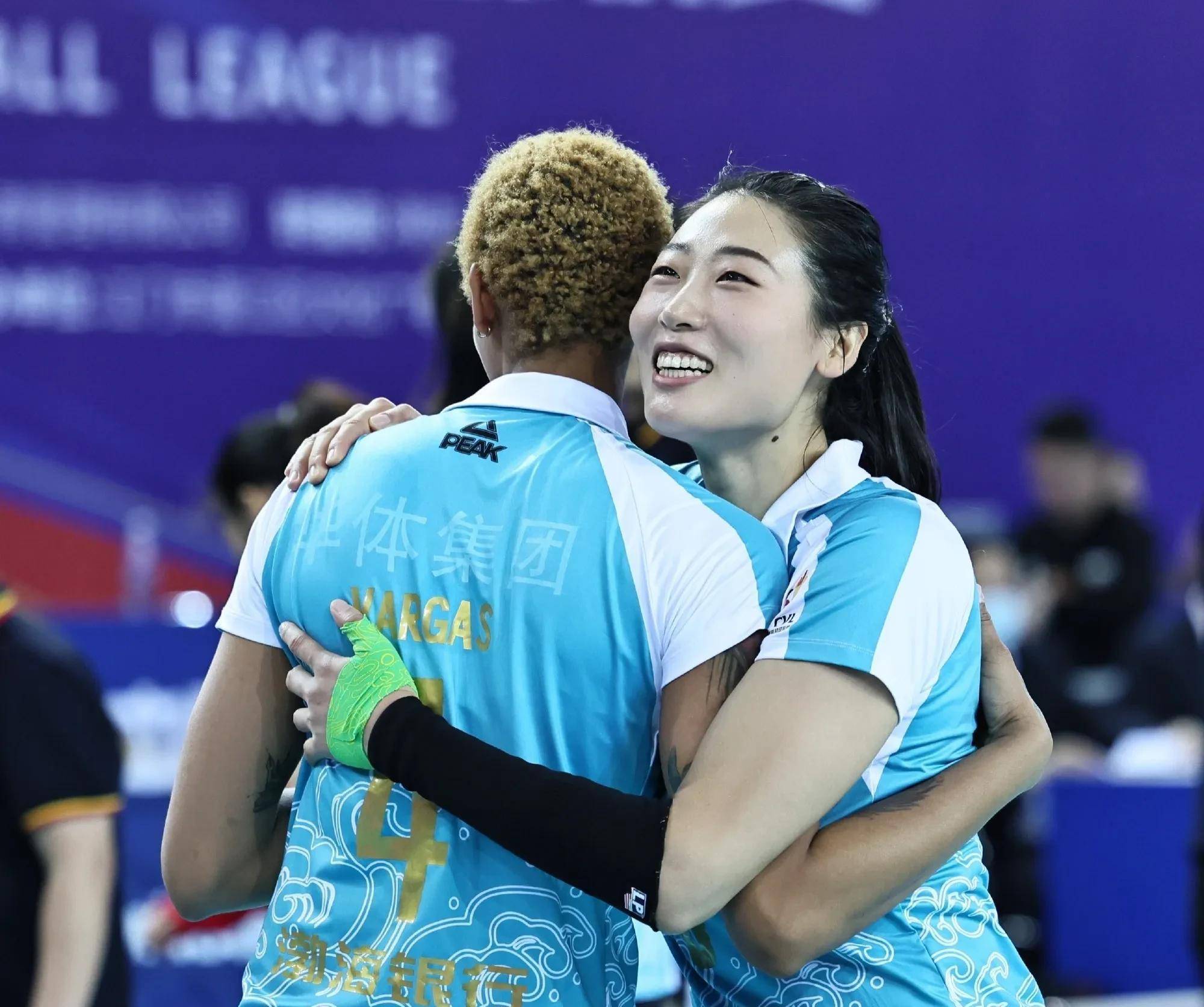 刘晏含成为社交达人,恐无缘中国女排主力,球迷:想进军演艺圈?