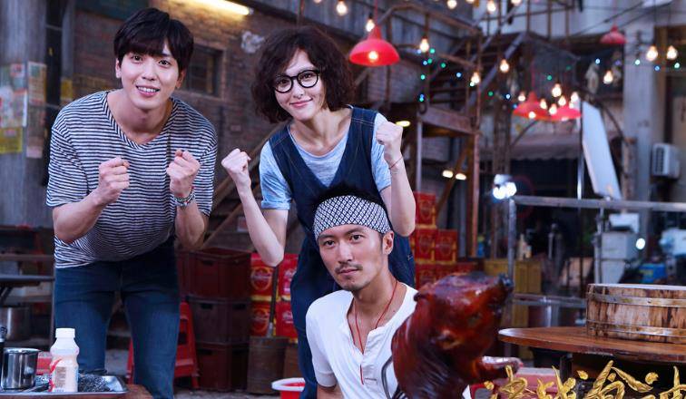 在2017年,唐嫣参演了葛优,谢霆锋主演的电影《决战食神》,唐嫣是片中