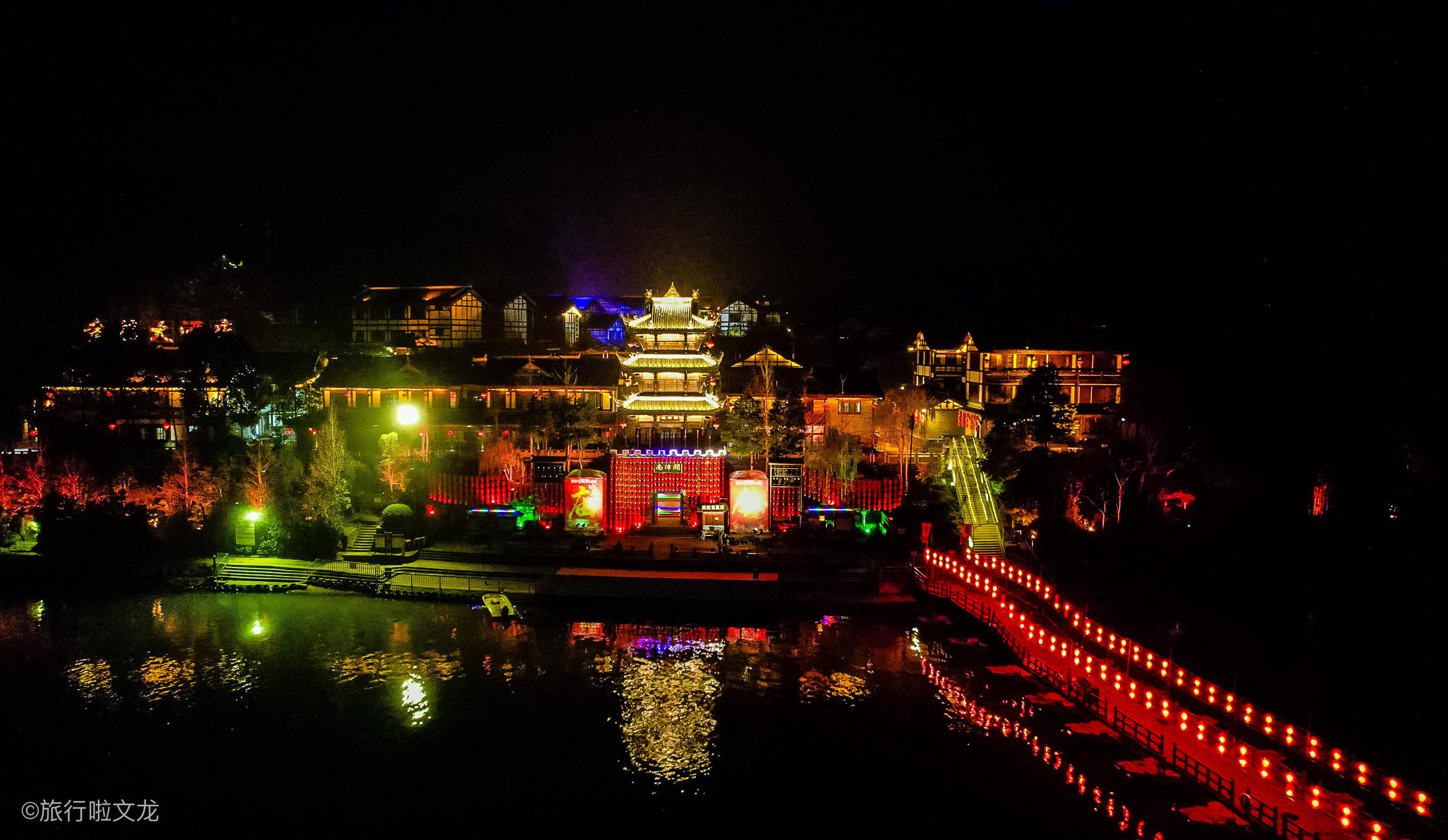 南津关古镇夜景图片