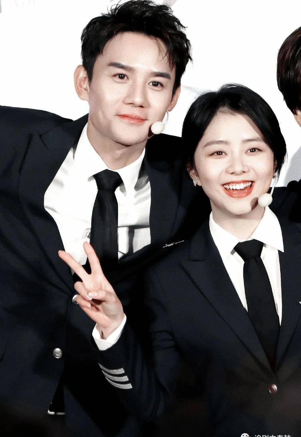 王凯,谭松韵新剧《向风而行》:撩拨者纯情,禁欲者失控_爱情_飞行_机长