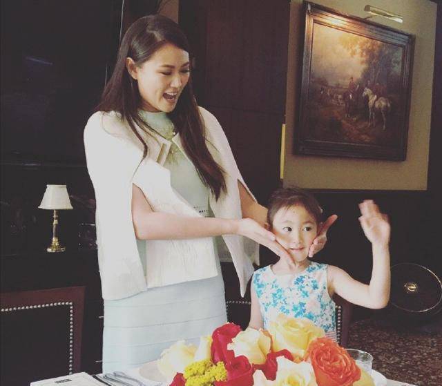 回国捞金却拒绝讲中文,吴京:别给我拽英文_李小鹏_李安琪_美国