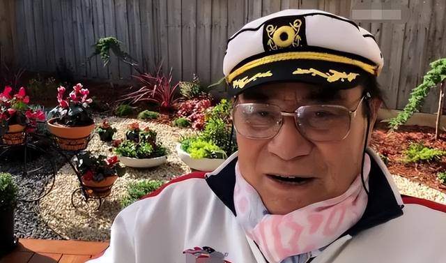 89岁达奇曝近照:昔日银幕硬汉,颜值身材均不输好莱坞明星,如今眼神能