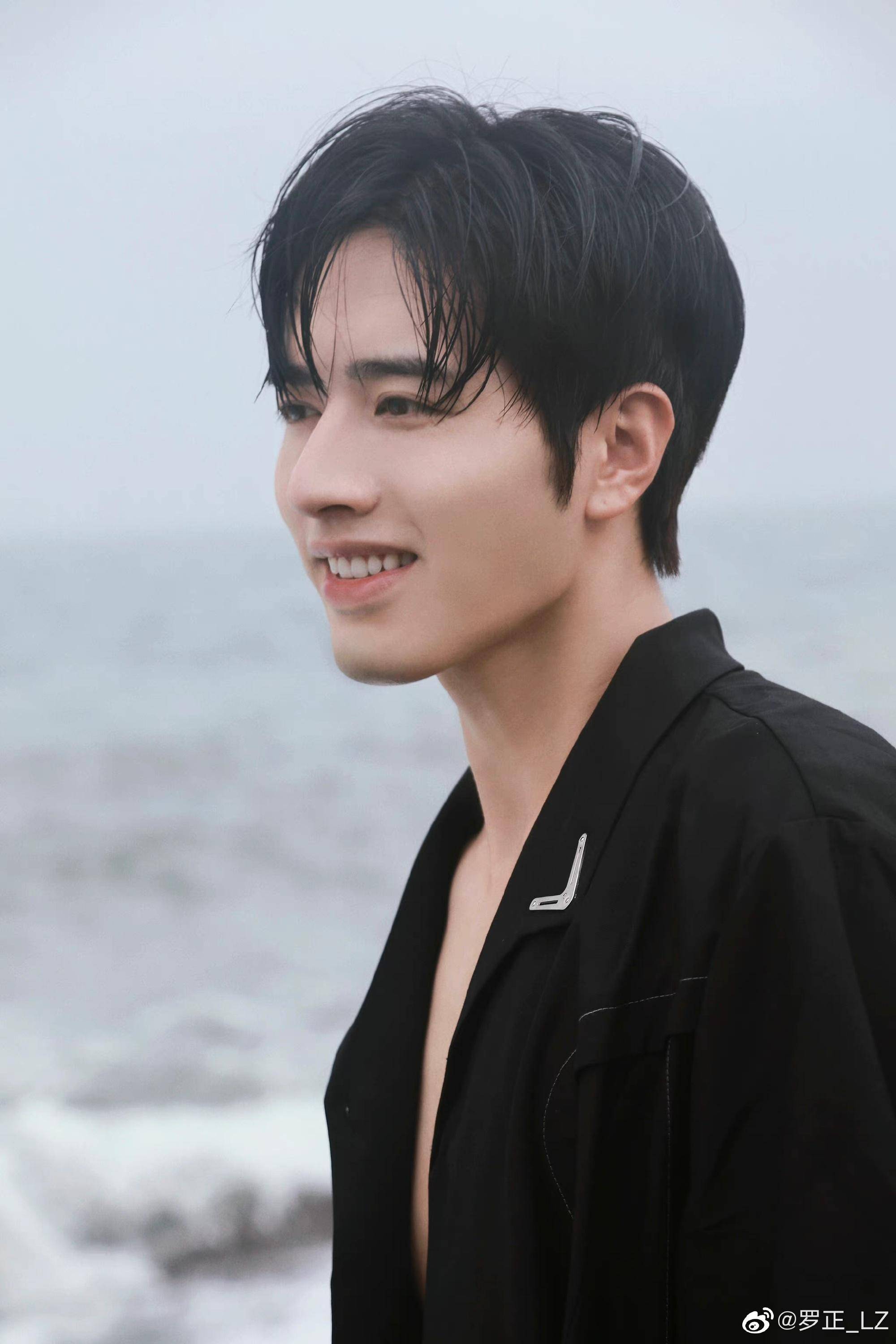 爱奇艺网剧《梦见你》男主在接触罗正9.看名字像个悬疑剧!