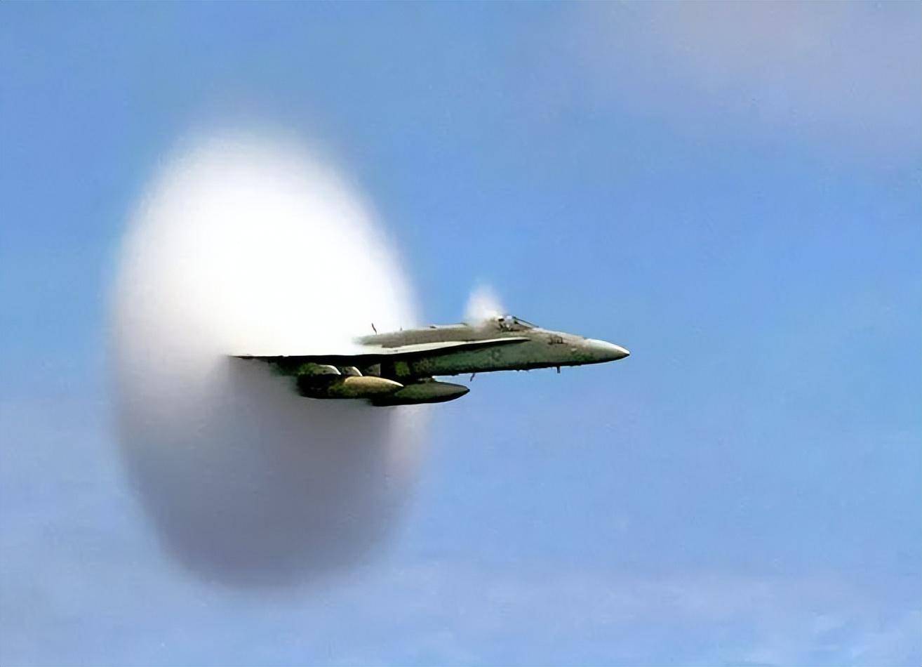 1马赫速度到底有多快?相当于每小时多少公里?_音速_飞行器_在空中飞行