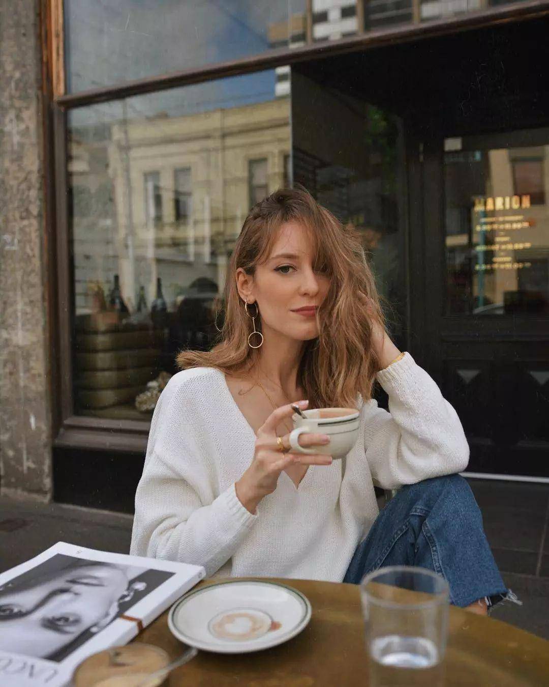 不知道的还以为她是法国人呢!