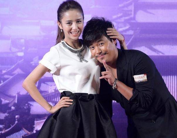 陈思诚携小21岁女友庆生,女方清纯获家人认可,佟丽娅复婚梦碎_阮巨