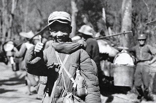 1935年,小红军被土匪抓住,他一梗脖子:用刀砍我的头,不要用枪_张金龙