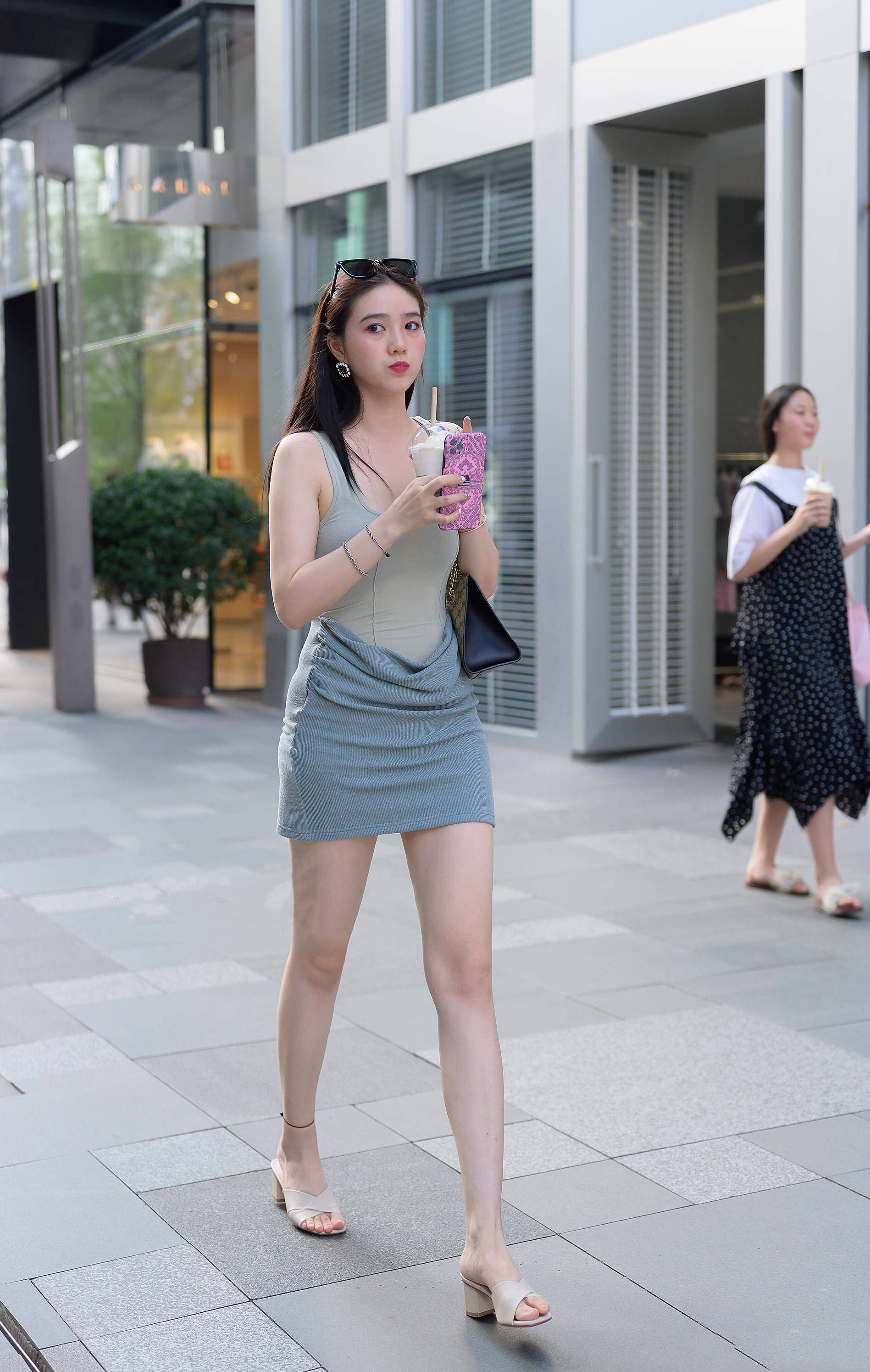 时尚或者优雅的穿搭,常常都离不开好身材_姐姐_女孩子_气质