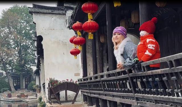 哈萨克斯坦女子为爱远嫁江苏,生一娃,会说宜兴话喜欢江南水乡_娜塔莎