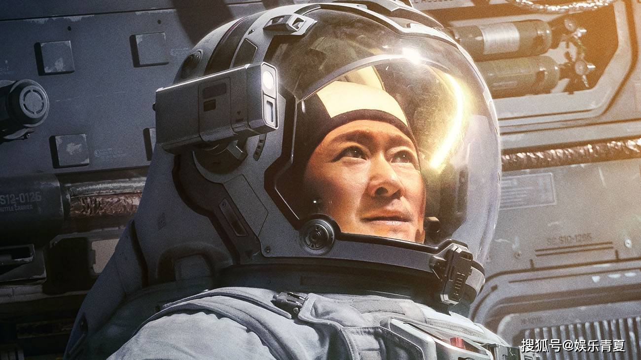 《流浪地球2》幕后:吴京刘德华重叠镜头是偶然捕捉,电影学院学生帮忙