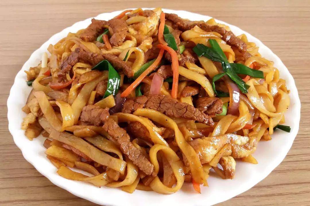 在家学做叉烧炒河粉,好吃有嚼劲,承包你的早餐或夜宵,超满足_进行