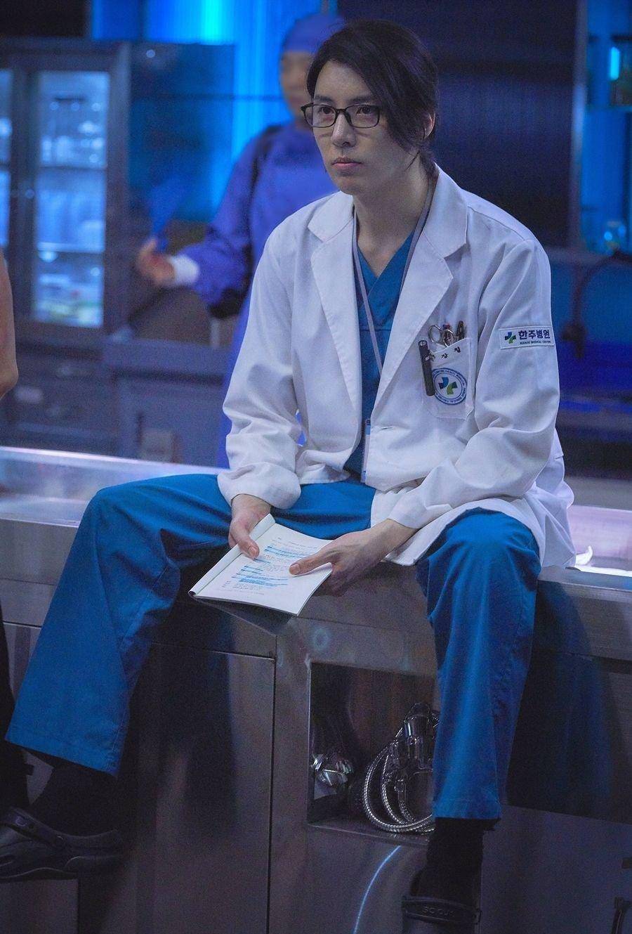 放弃当sm人气爱豆后,成功转型成演技的鲁敏宇近况_rose_摇滚乐队_娱乐