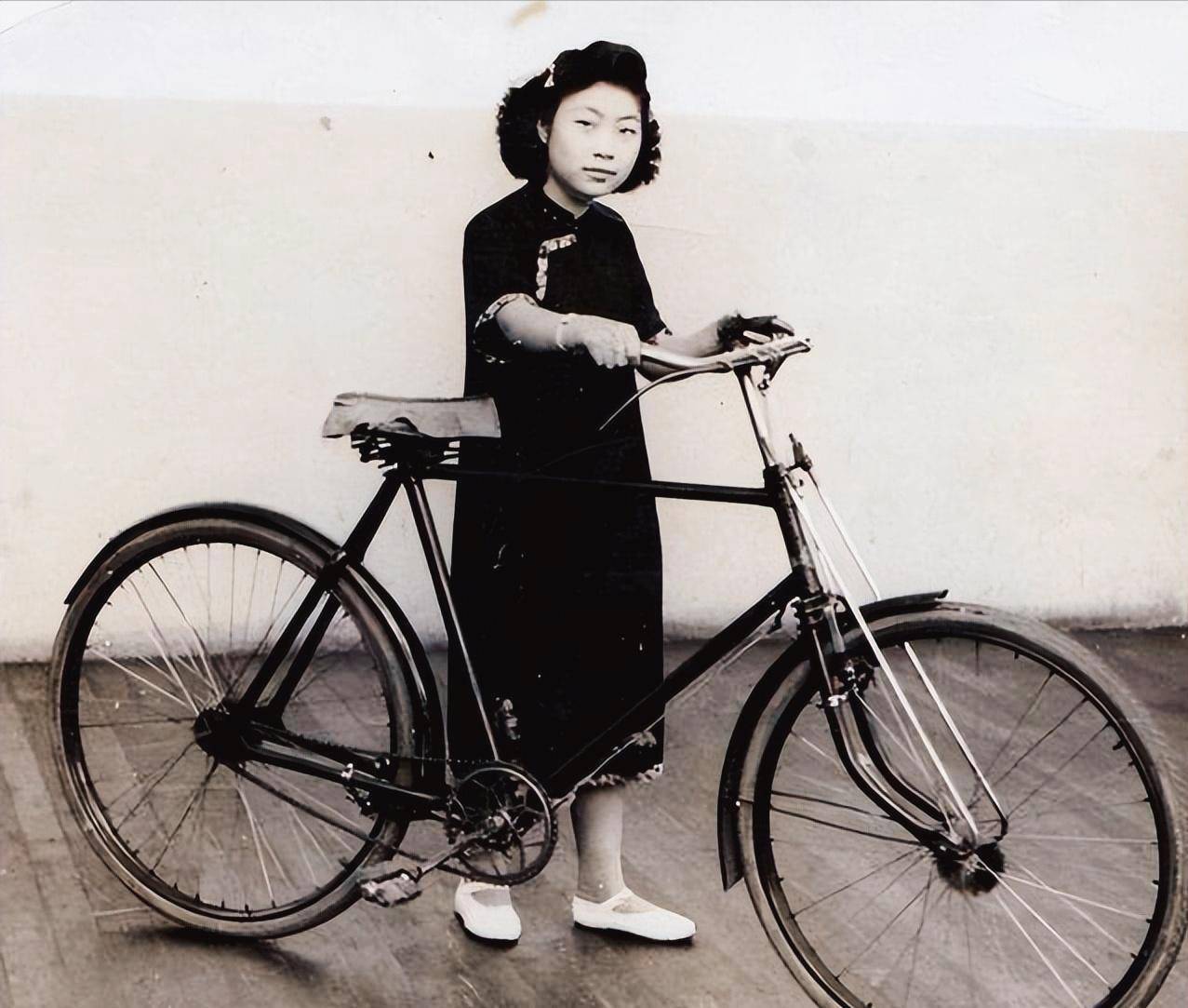 上世纪80年代,一辆"凤凰"牌自行车,相当于现在多少钱?