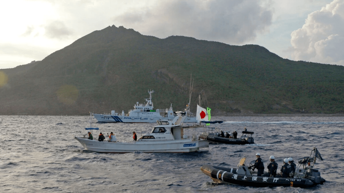 日本多船强闯钓鱼岛,中国海警强势驱离,双方距离非常近_船只_生态