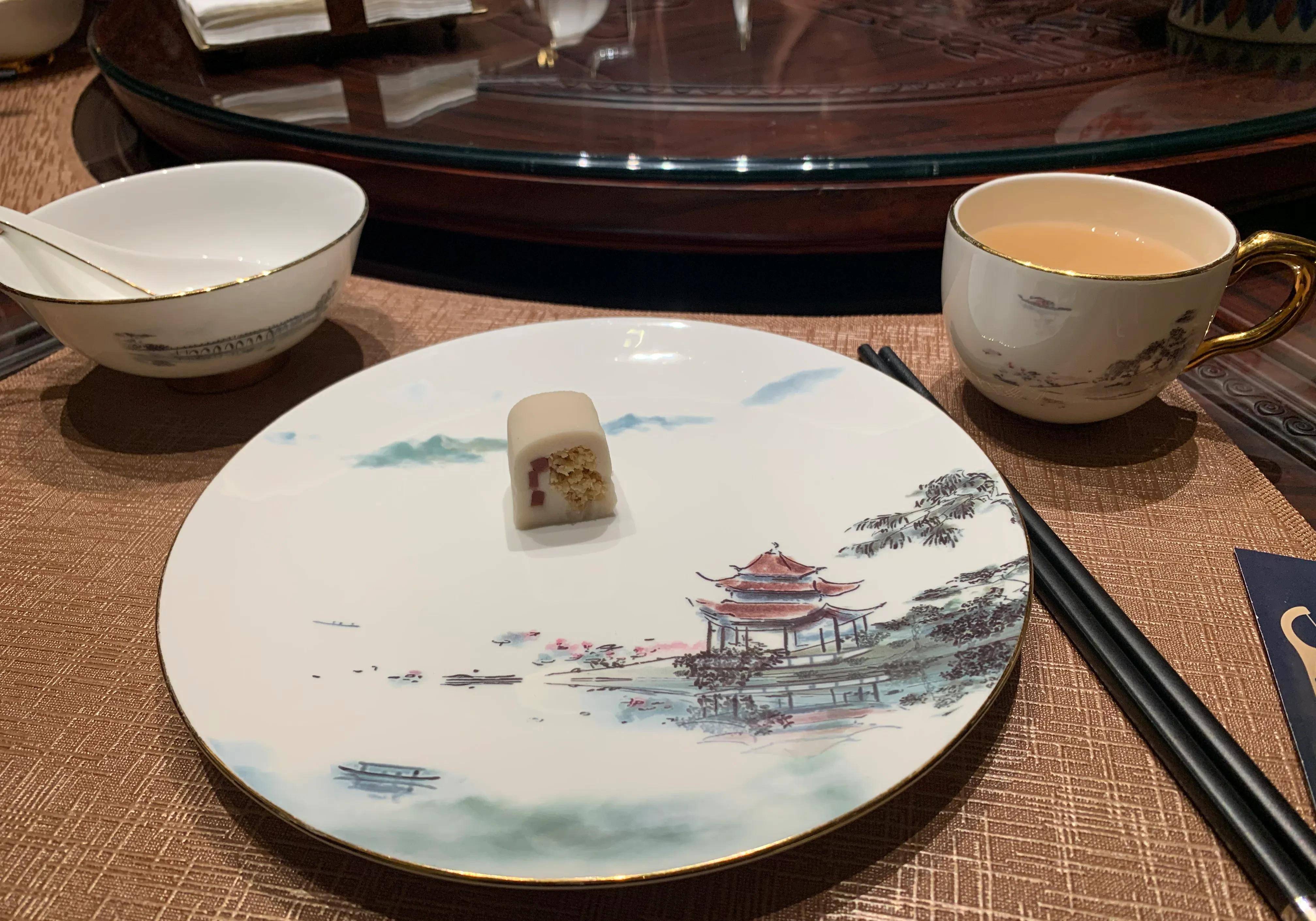 老王聊美食|香山饭店里新开业的一中餐厅,环境好,性价比超高_山海