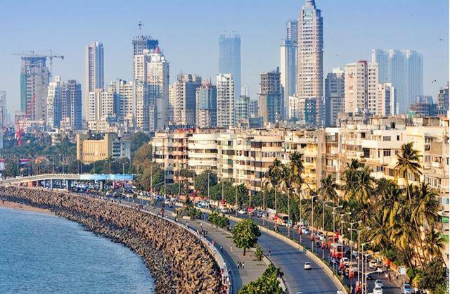 总跟我国上海攀比,印度最发达城市孟买,放在我国到底什么水平?