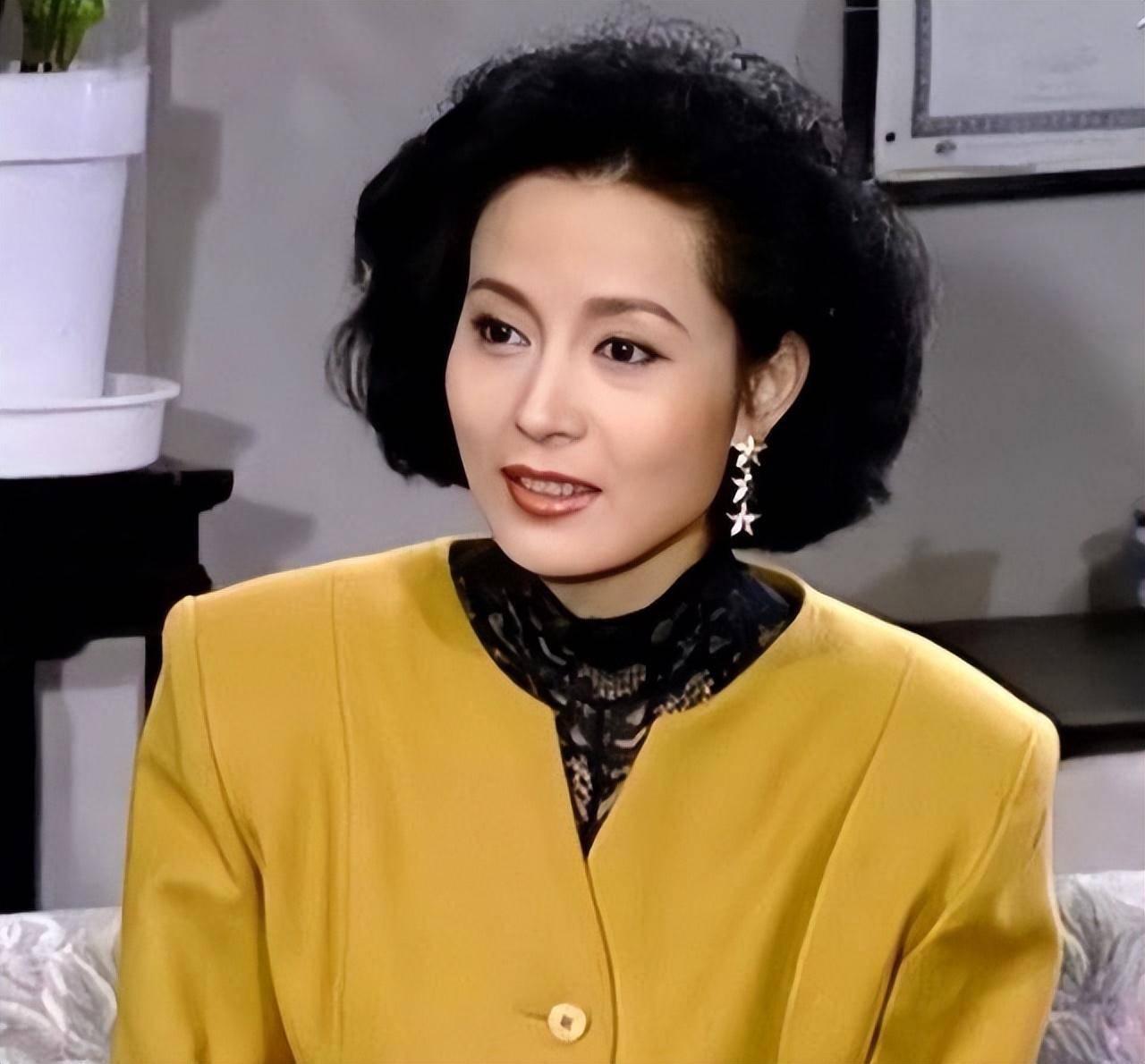 1994年,尤小刚在拍摄电视剧《京都纪事》时,对女主角邬倩倩一见钟情了