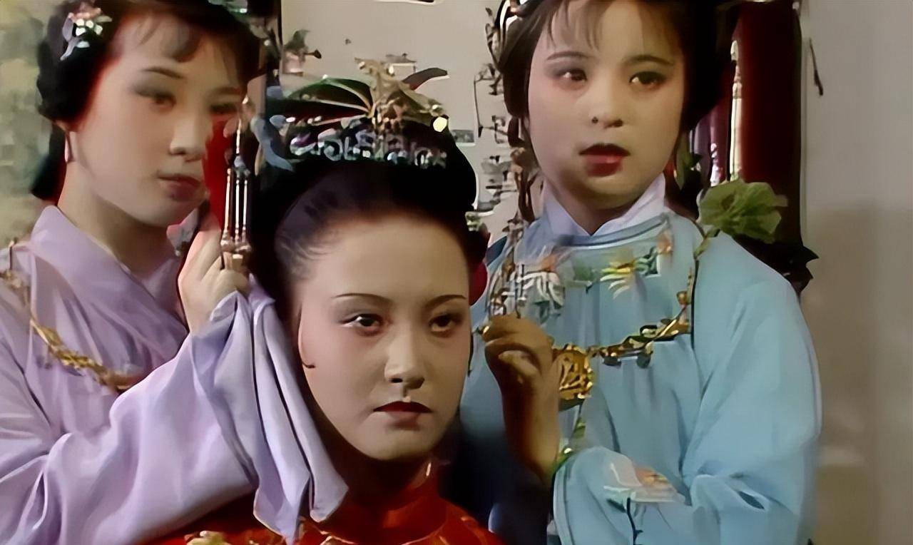 迎春方哭哭啼啼的,在王夫人房中诉委曲,说孙绍祖"一