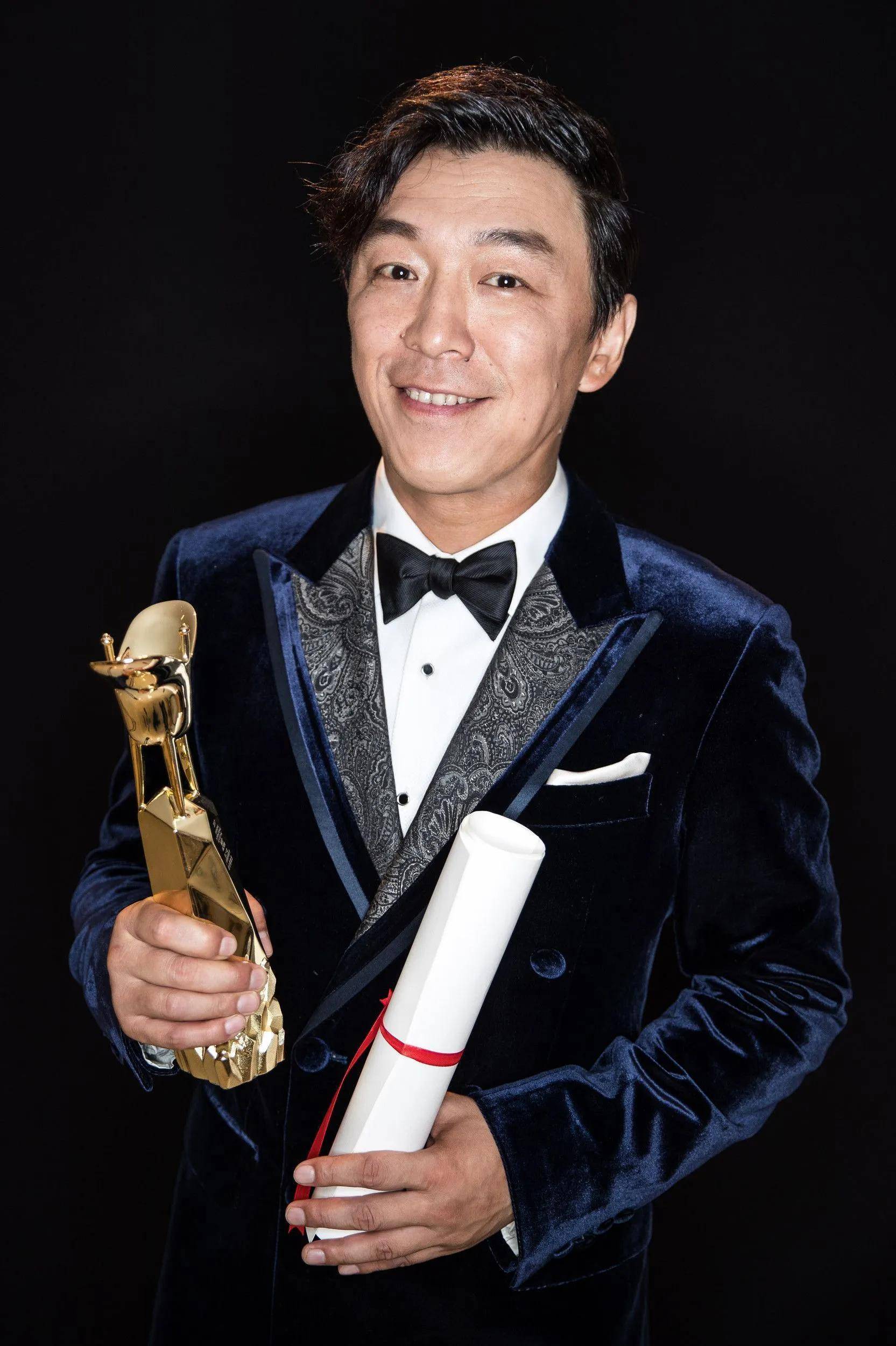 曾经拿过金马奖影帝,如今的他真的算得上是百亿影帝!