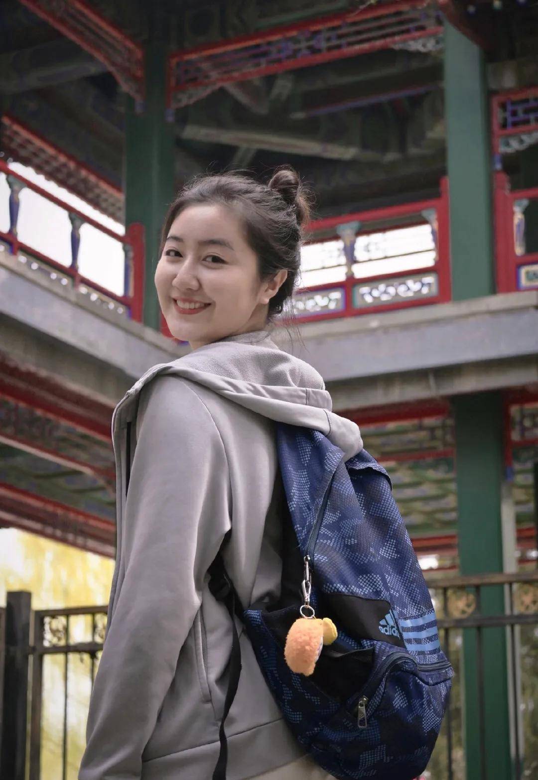 当初拒绝进入演艺圈的"点读机女孩"高君雨,如今怎么样了?