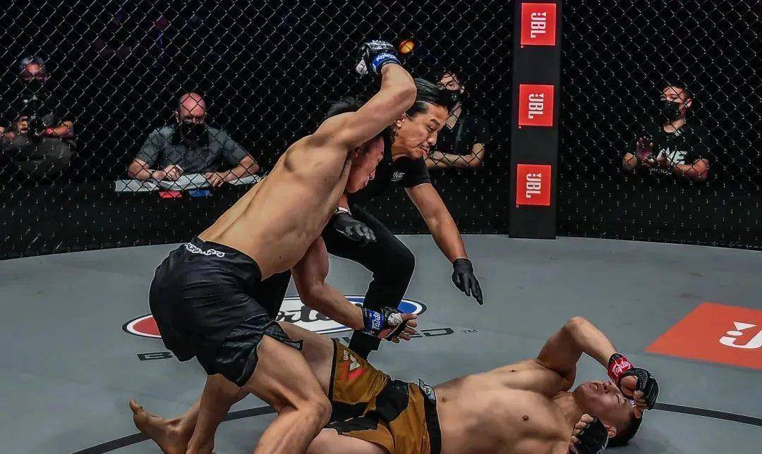 昨晚,张立鹏37秒暴力ko!