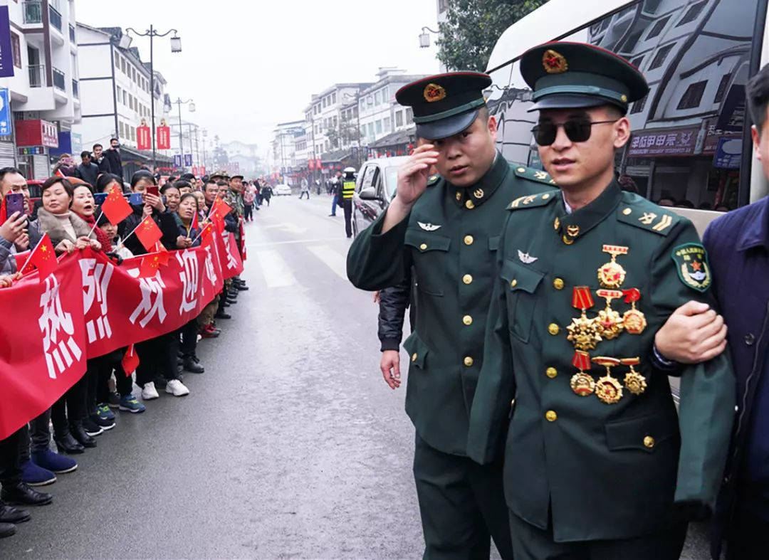 排雷英雄刘庄儿子图片