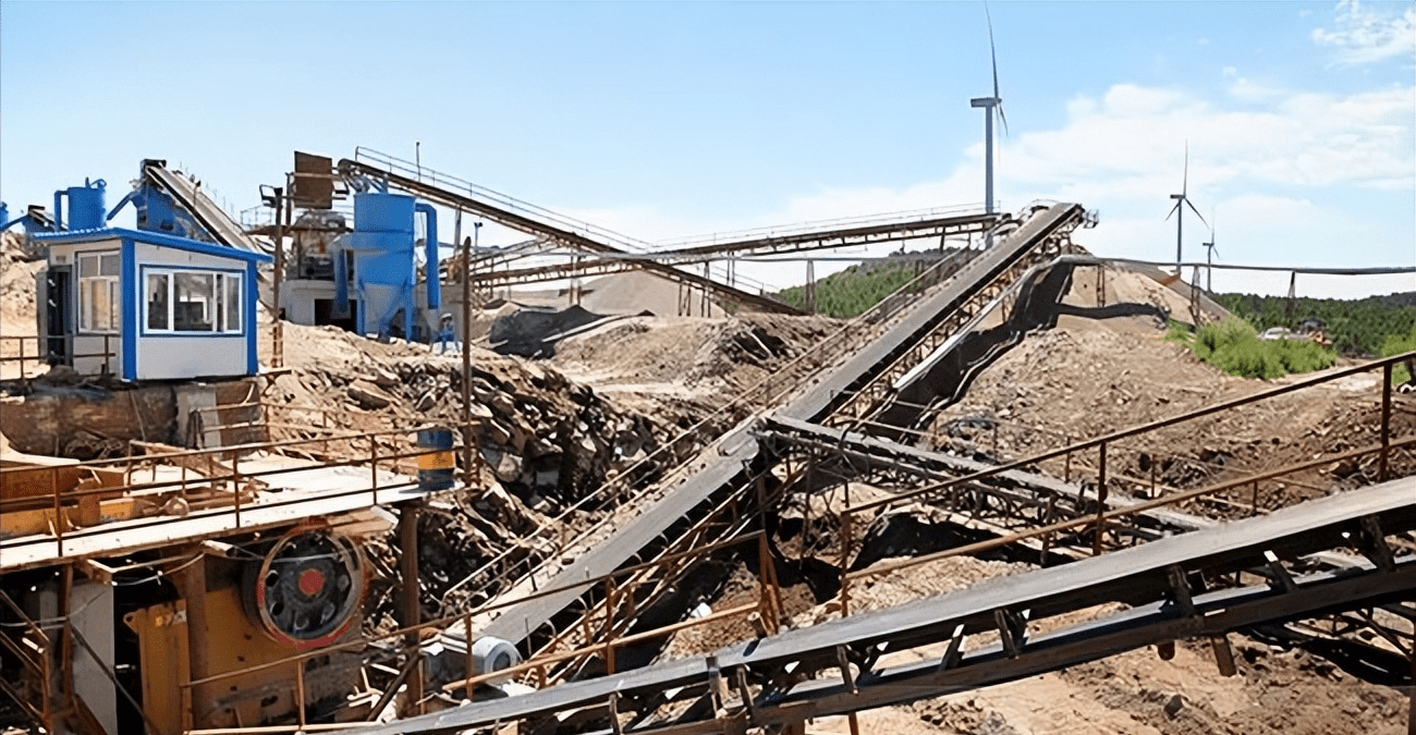 辽宁产能350吨/时玄武岩破碎制砂生产线介绍_加工_圆锥_破碎机