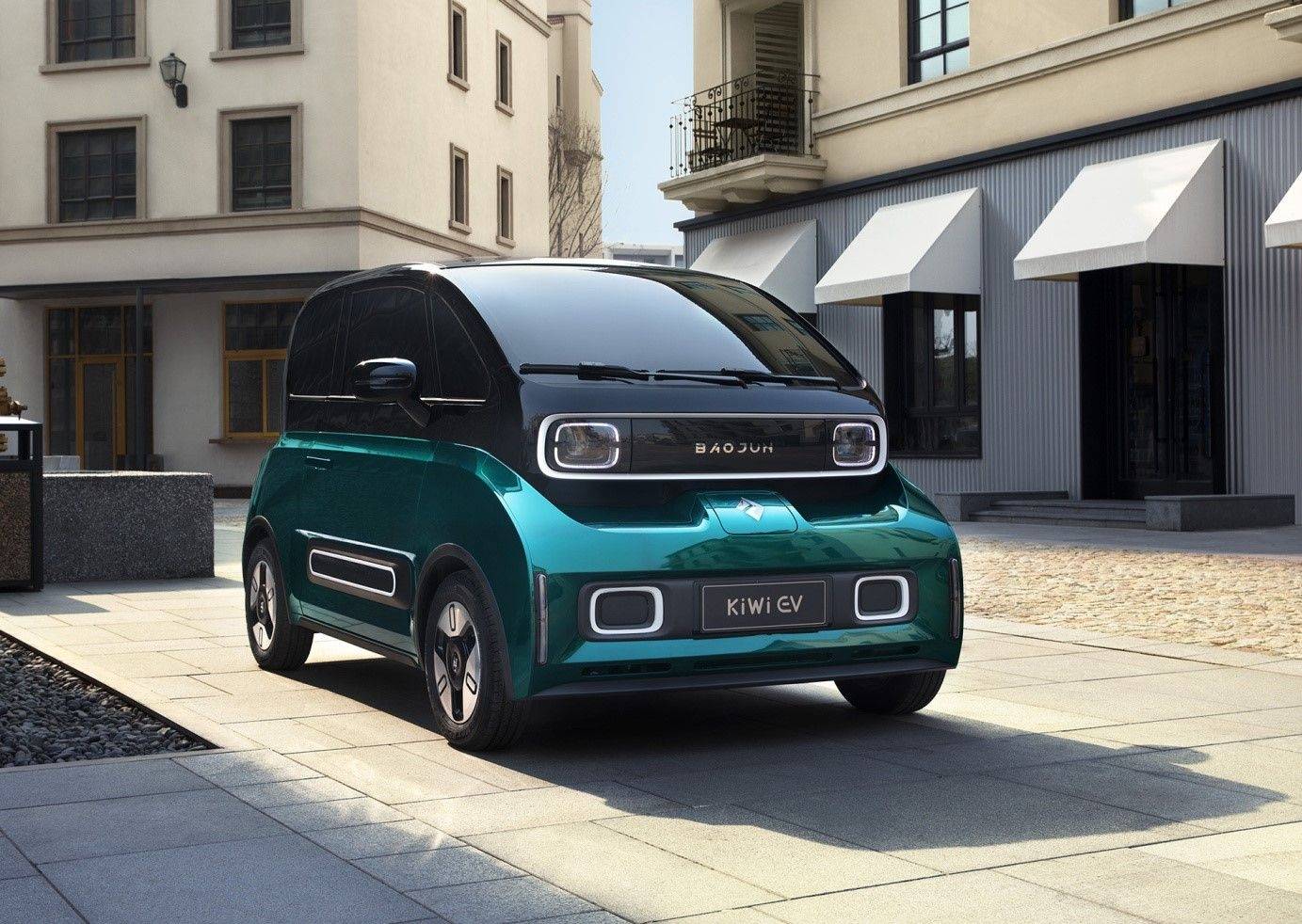 但是在2022年,微型电动汽车的发展势头戛然而止,五菱宏光mini ev被