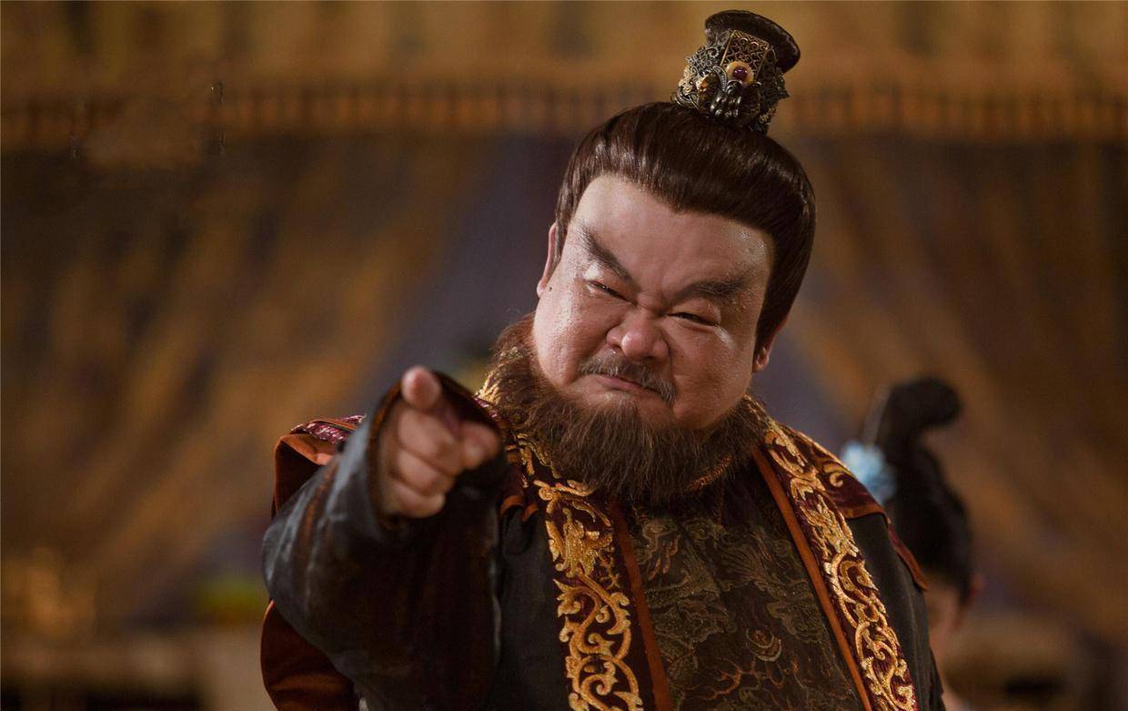 都能猜透安禄山的真实心思,逐渐地,安禄山对李林甫产生了无法逃避的