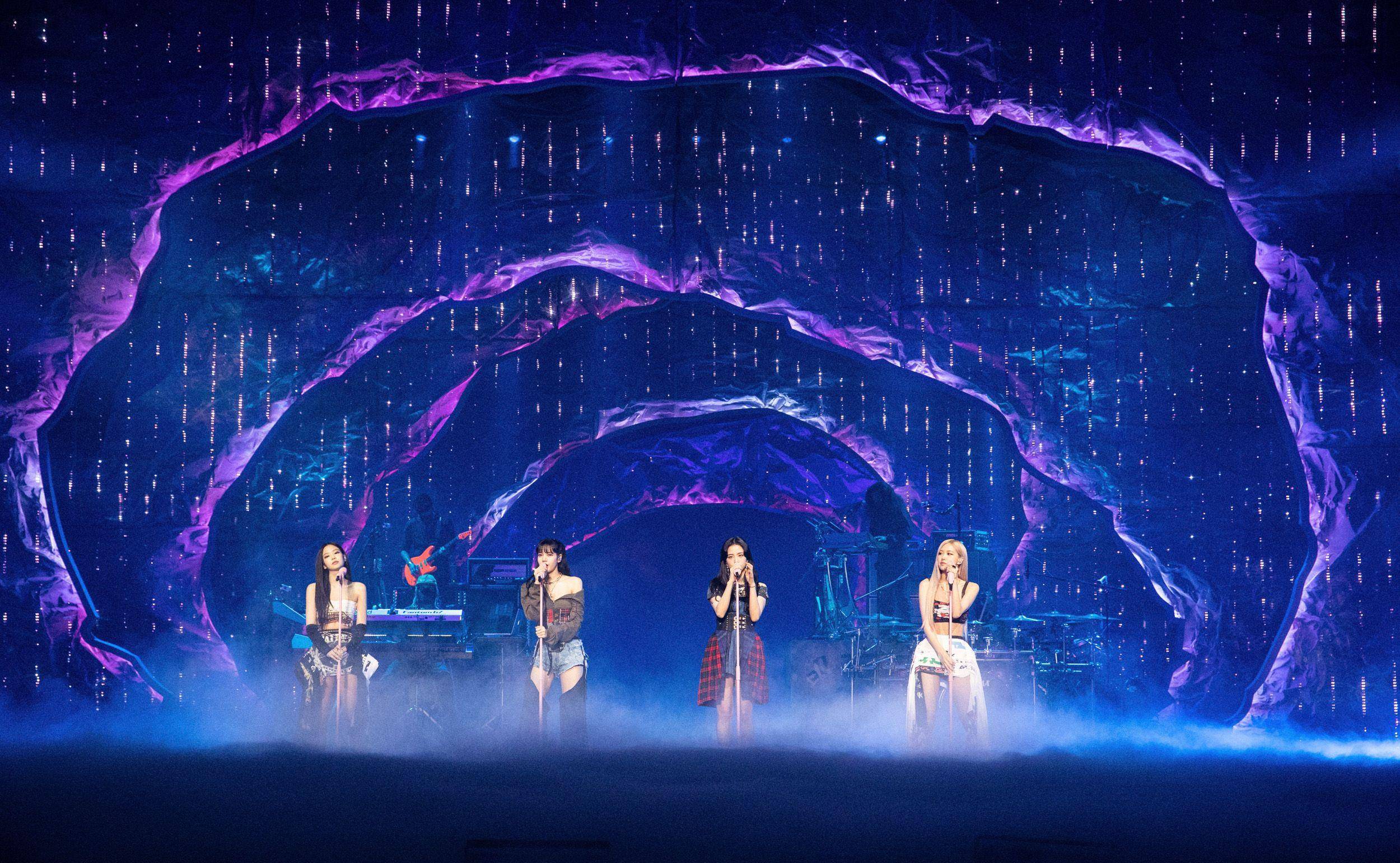 blackpink成功举办首场线上演唱会并公开朴彩英个人歌曲《gone》_表演