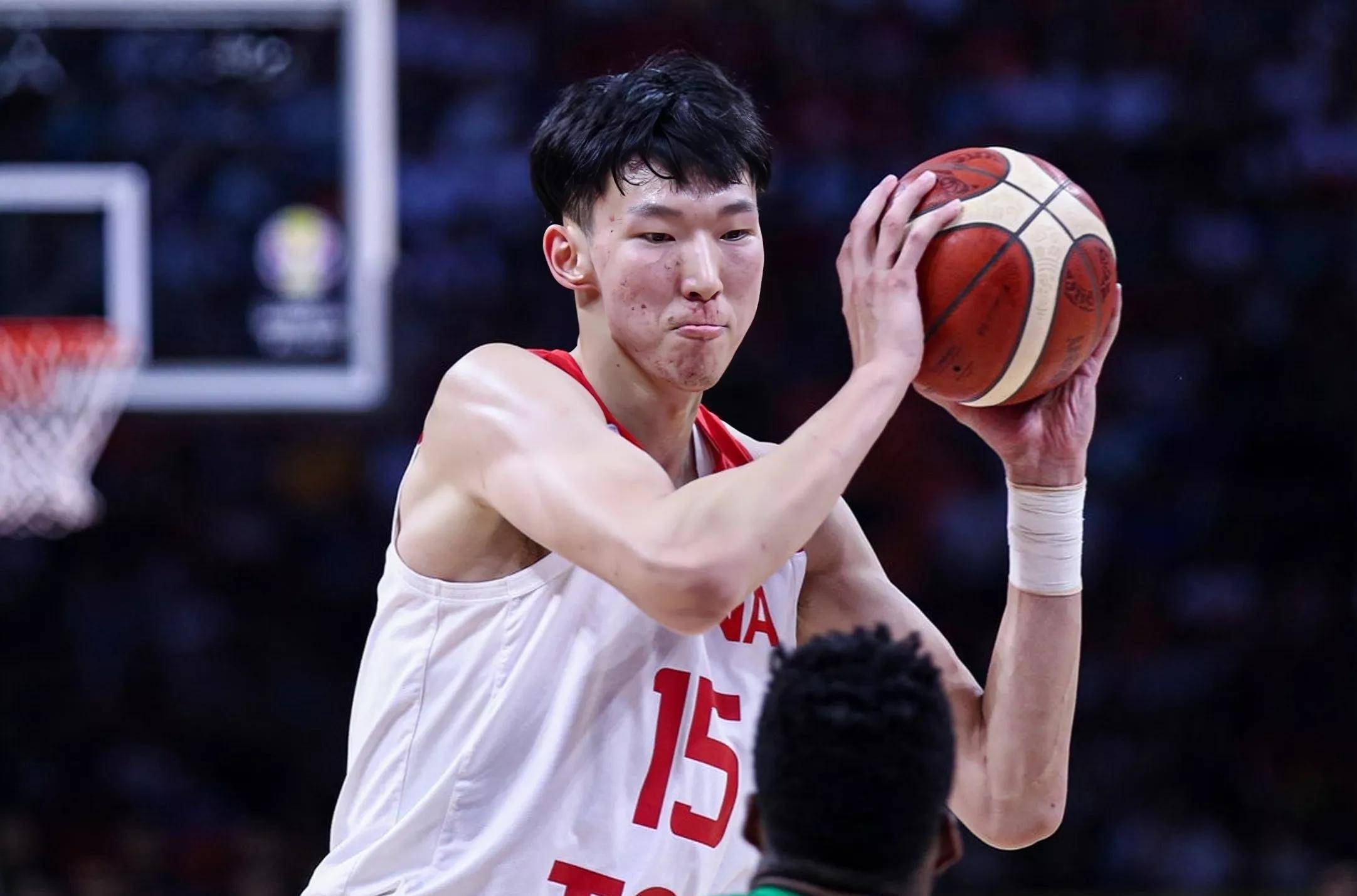 男篮谁能和周琦抗衡?