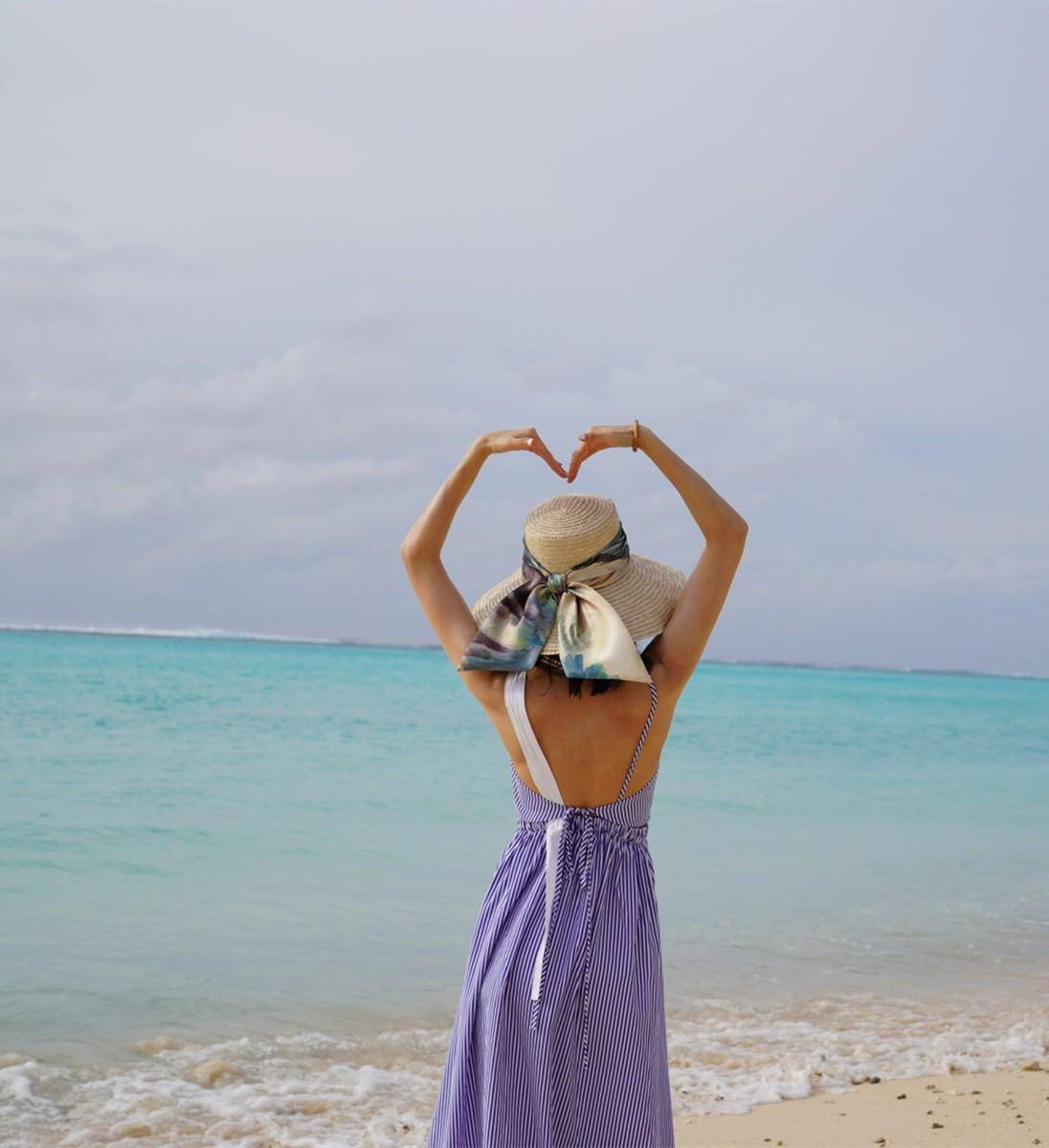 翟煦飞携家人出游!