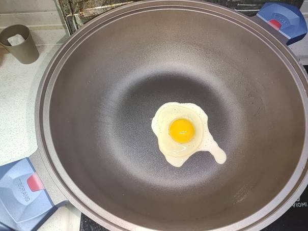 一口锅解决烹调厨具问题帝伯朗Century城际系列八合一浮雕多用锅