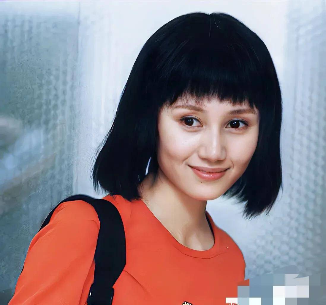 眼窝深邃的中国女明星图片