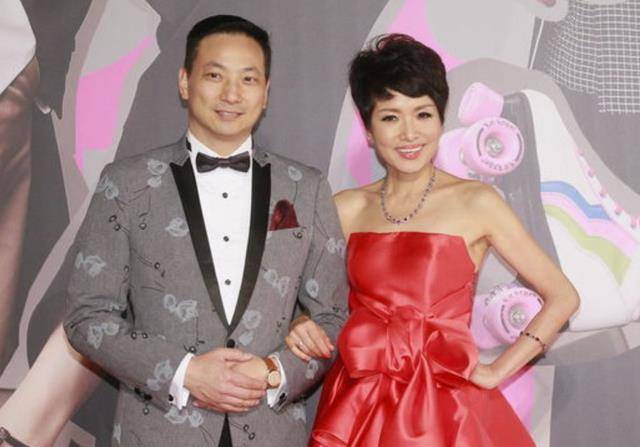 因车祸致毁容,曾出演《我和春天有个约会》_白浪_钻石_治疗