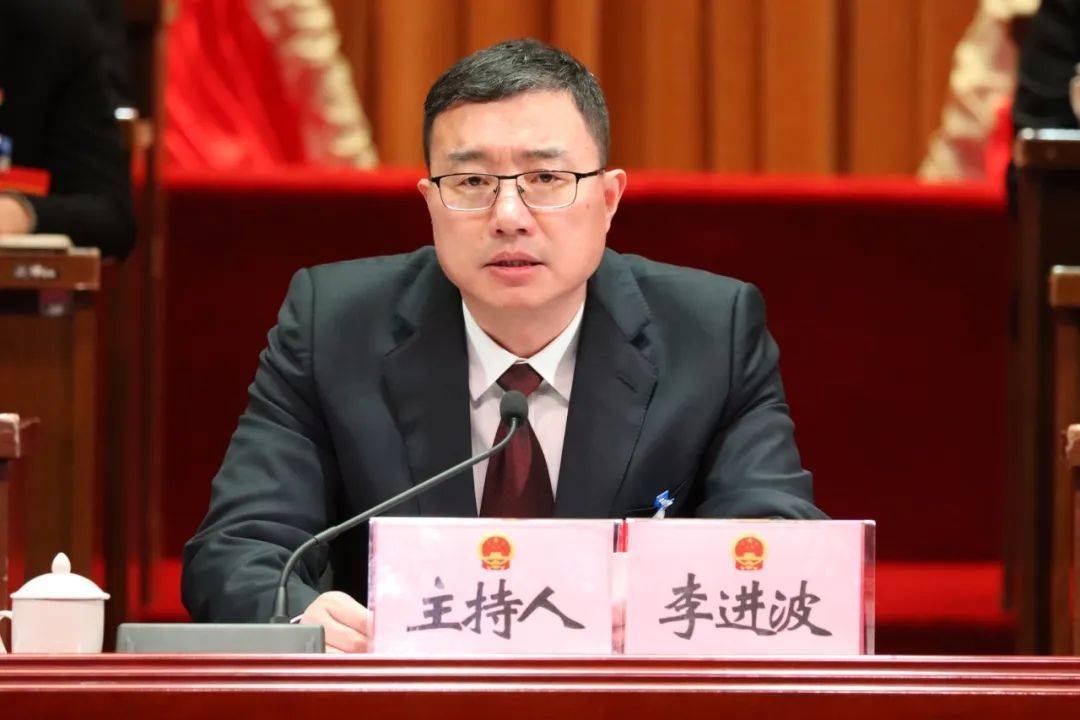 县人民政府_工作_李进波