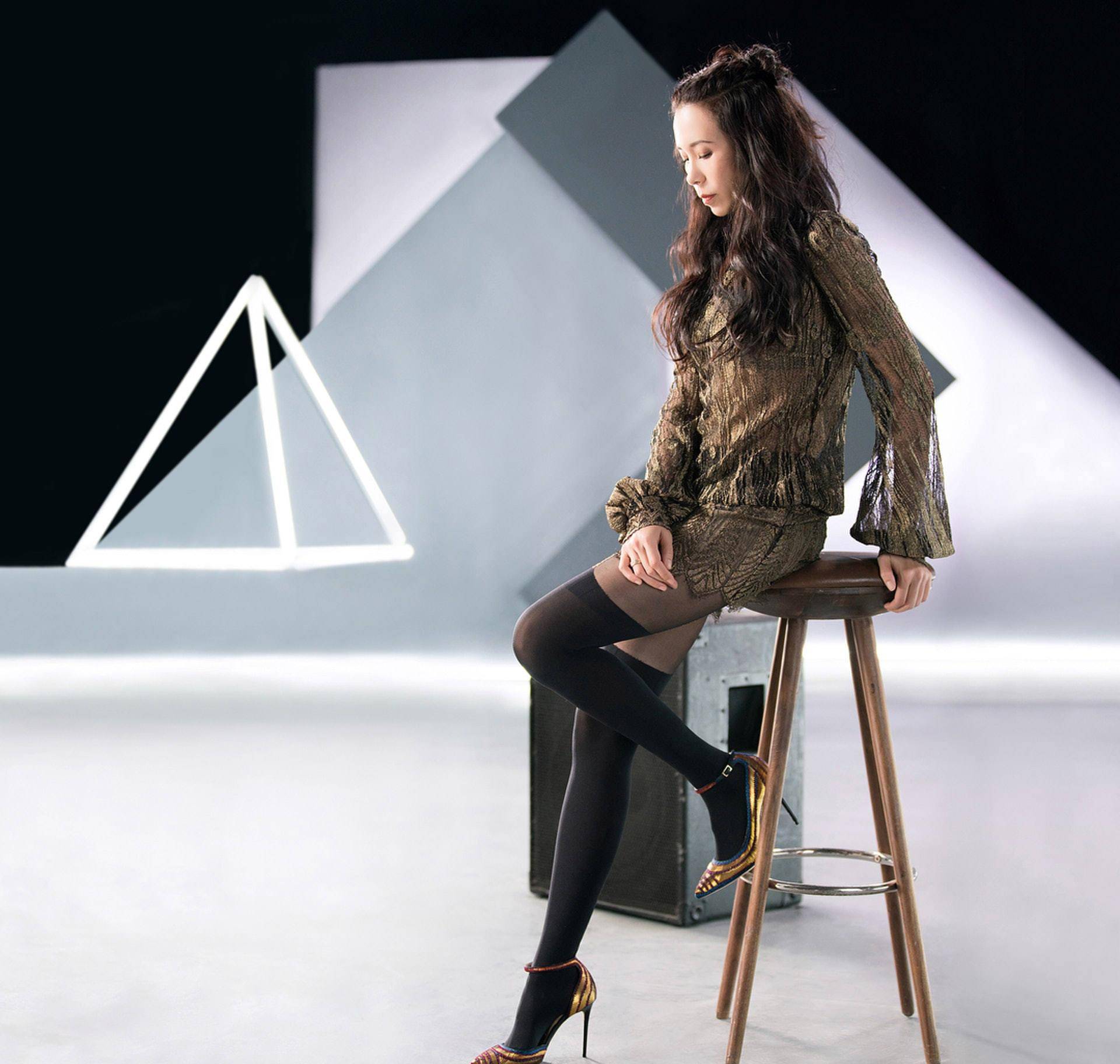 莫文蔚50岁了!零老态靠5招练成逆天长腿_karen_好身材_游泳