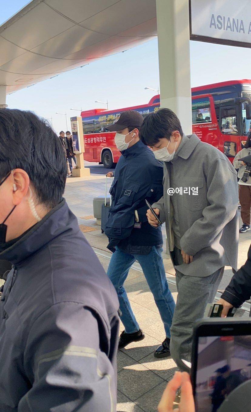 exo吴世勋和朴灿烈将在雅加达举行fancon,出国机场生图来袭!