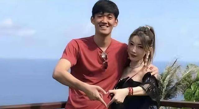 32岁颜骏凌,曾婚内出轨,前妻发文暗讽"渣男",如今迎来第二春_朱玥