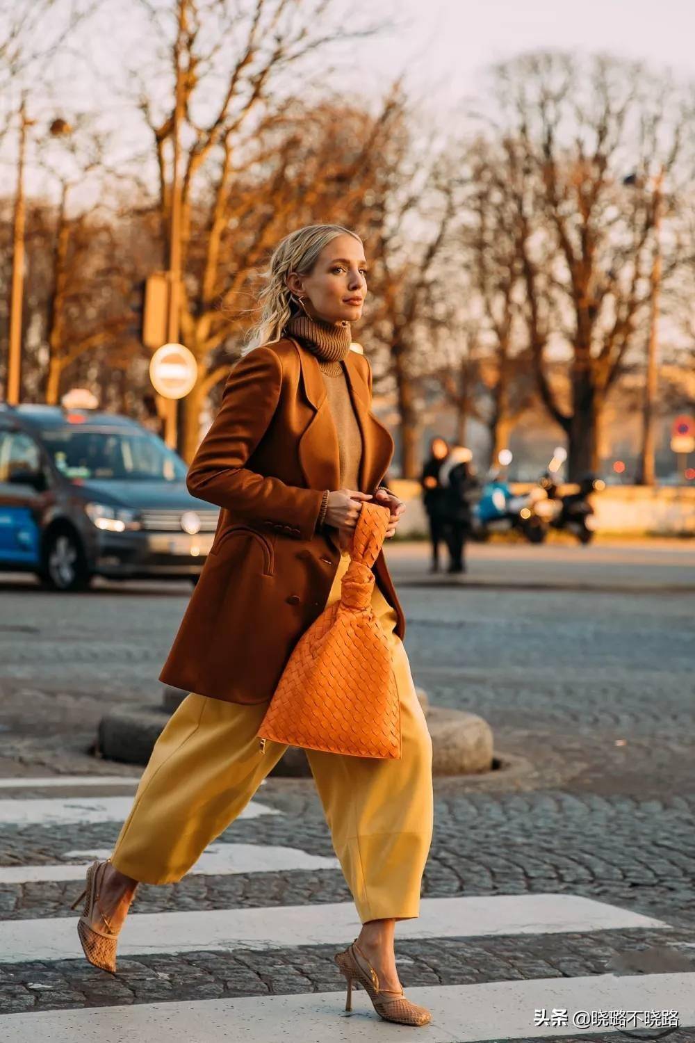 的岁女人,过年少穿"一身红",瞧这几组搭配,优雅又喜庆_红色_颜色_暖色