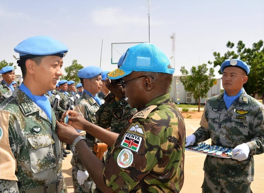 相较于薪资发放,维和部队的资金开支要高得多,毕竟他们从事的是危险