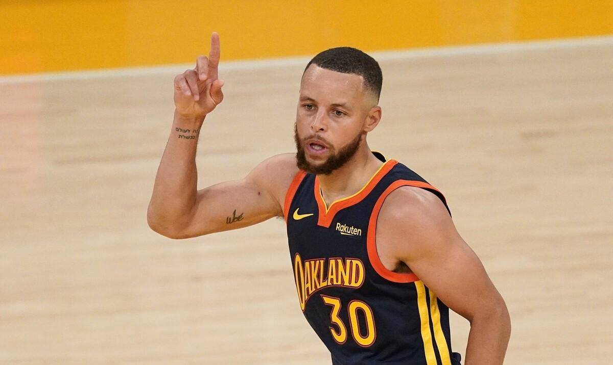 罗德曼:现在的nba真的很丑,2005年场均30 只有一个,现在有六个_球员