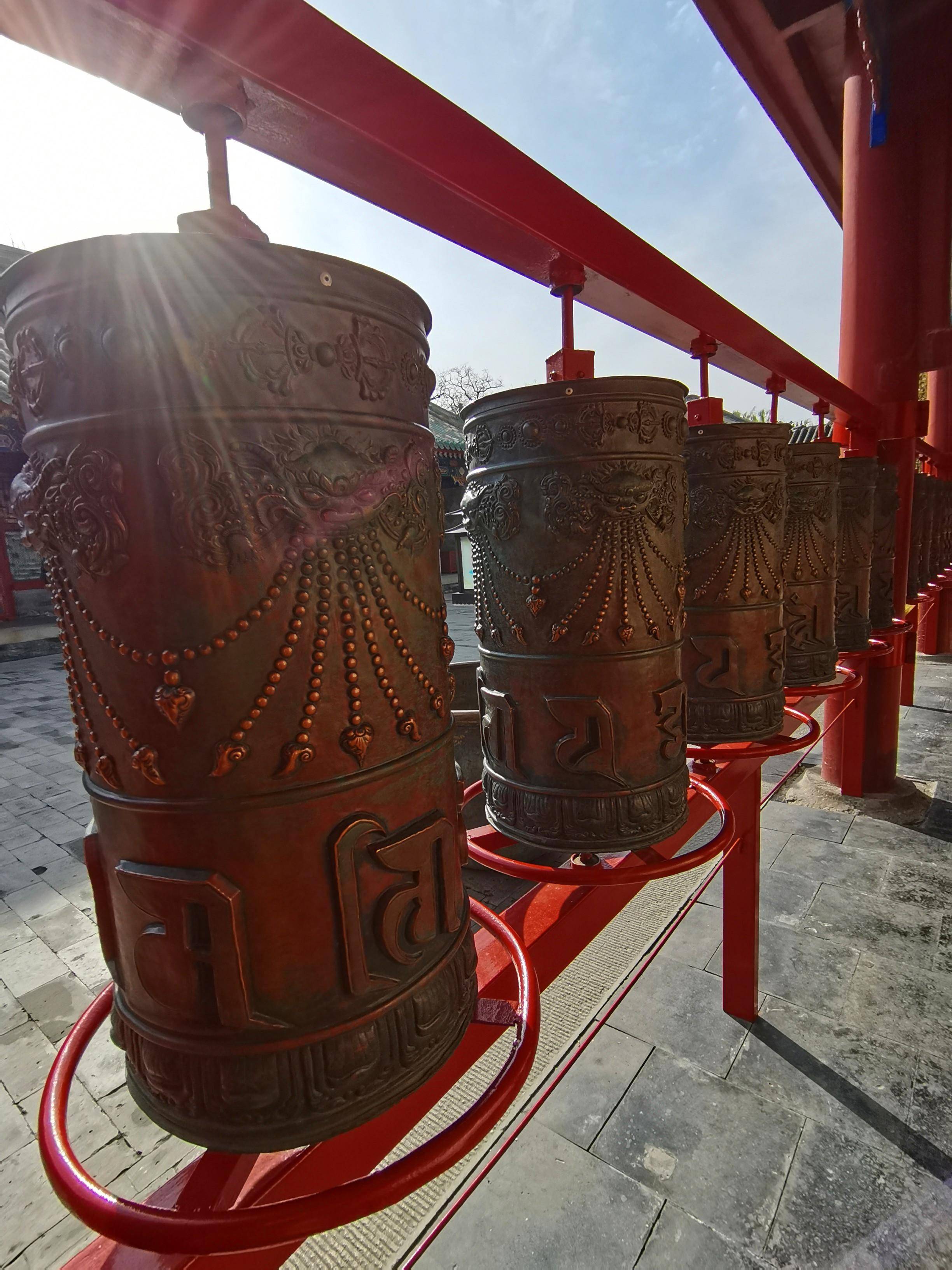 的内涵漫步在古色古香的街道上乘坐人力三轮车绕着周边转一转深秋
