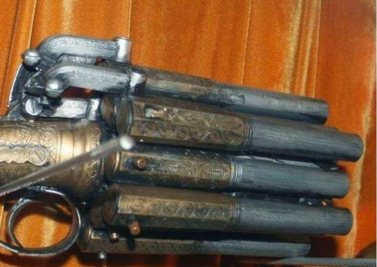 南宋的突火枪,元代的铜铸火铳等新式火器在战争中所表现出的巨大威力