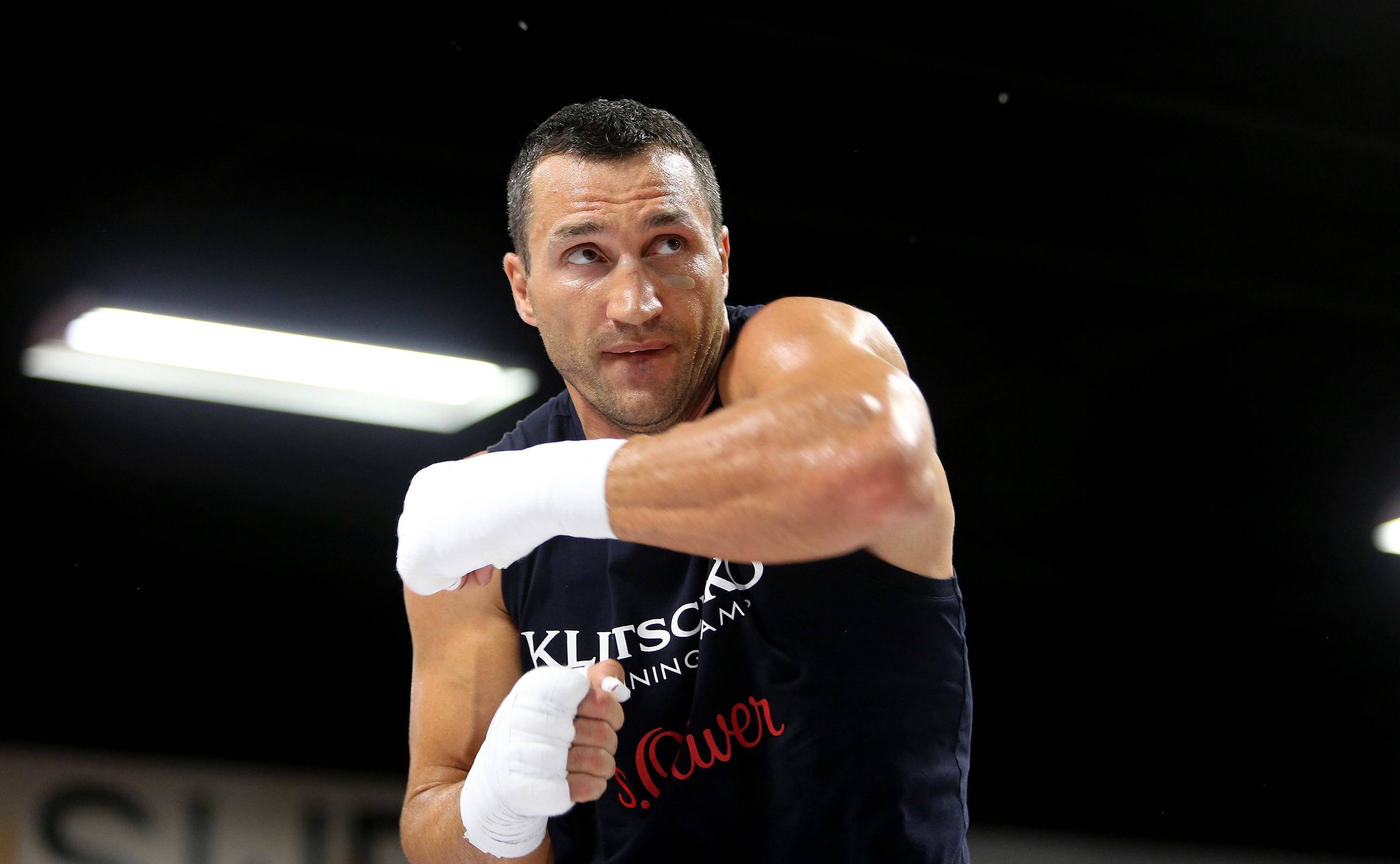 45岁重量级拳王小克里琴科近照:两鬓斑白,但肌肉仍然令人叹服_约书亚