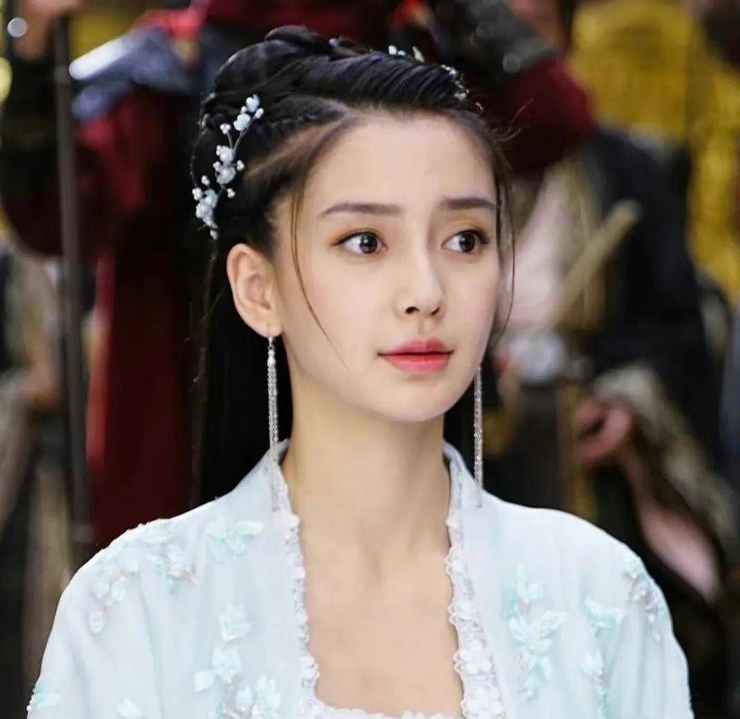 曾經的黃曉明你愛理不理,今天的他,angelababy 高攀不