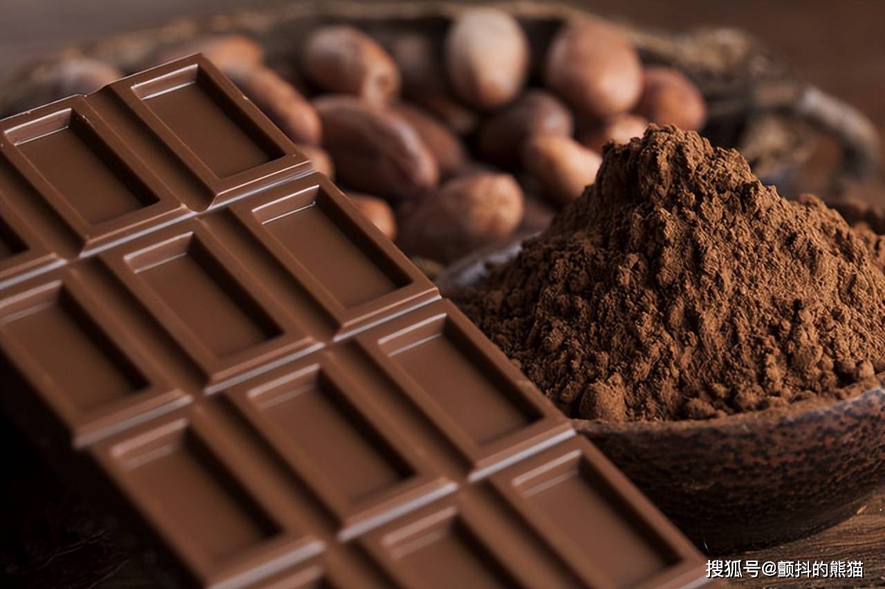 掰歪不是你手笨 板状巧克力的凹槽真不是为了方便你掰断而设计的_明治