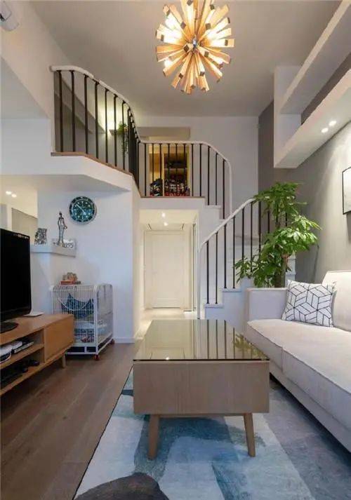 58平米复式Loft公寓，朋友参观都说羡慕极了，入户就被迷住_空间_收纳_的设计