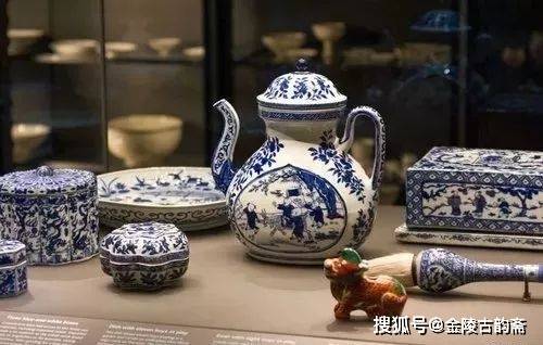 中国　青花　花卉文　双象耳瓶　N　R5790B 青花龙凤牡丹双耳瓶- Collectors' Association (Singapore)
